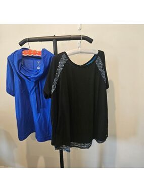 Livi Active Set Of 2 Women's Workout Tops, Size 22/24
